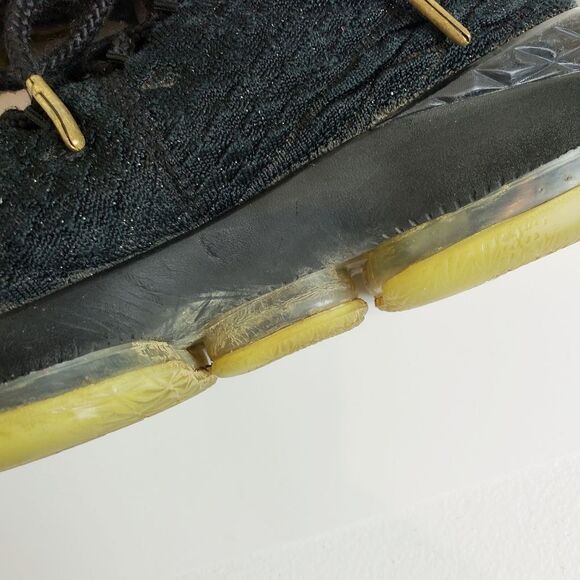 Nike CLEARANCE  Lebron 15 GS Black Sneakers 7Y or Wms 8.5 - Picture 9 of 10